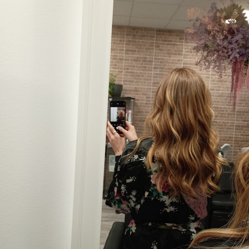 Martin's Salon(by Oscar Martín) - Thumbnail