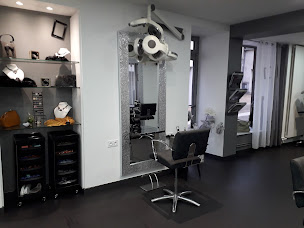 Photo n°11 de Les P'tits Ciseaux à Le Controis-en-Sologne (Magasin de produits de beauté)