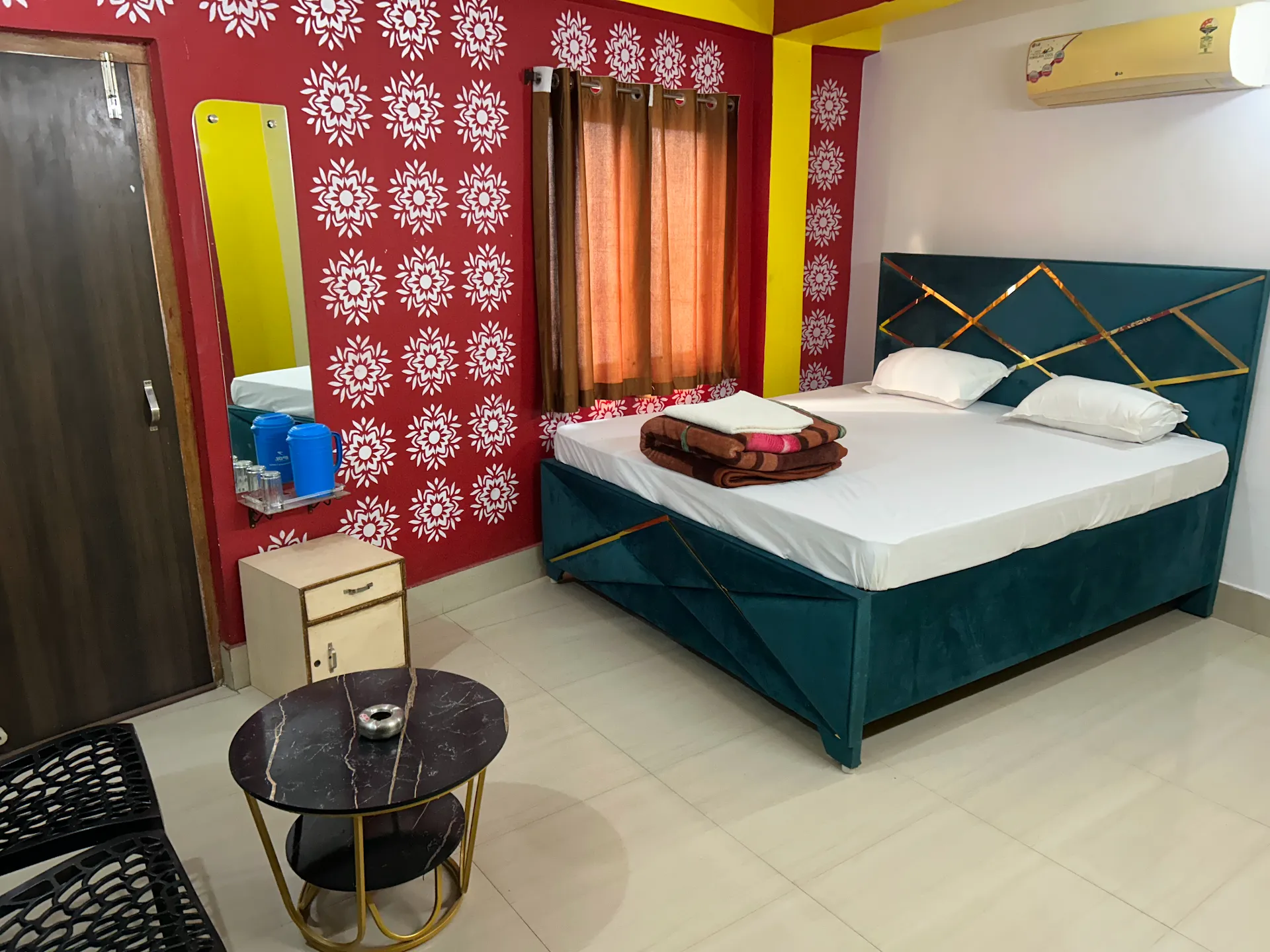 HOTEL NILAY & MANJULA BANQUET (VIVAAH PALACE)