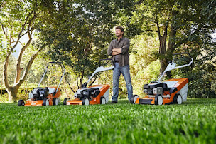 Photo n°24 de Faure Jardinage - Husqvarna - Stihl - Honda - Kubota à Châteauneuf-du-Rhône (Atelier de réparation de tracteurs)