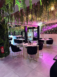 Photo n°29 de Villa Medusa à Saint-Laurent-du-Var (Piscine)