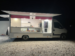 Photo n°7 de PizzOlive17 ( Camion ambulant) à La Gripperie-Saint-Symphorien (Pizzas à emporter)