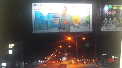 Photos of Budi Neon