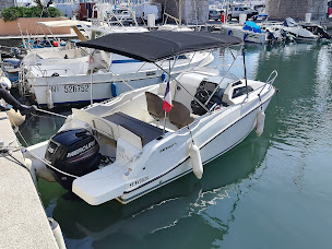 Photo n°5 de PASSION BOAT MANDELIEU à Mandelieu-la-Napoule (Service de location de bateaux)