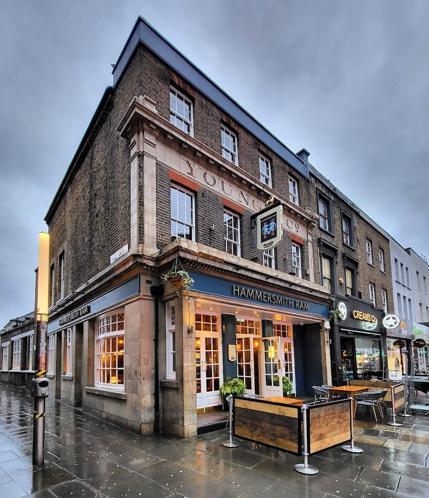 Discover the top pubs in Hammersmith with our comprehensive guide. From cozy traditional pubs to stylish gastropubs, we've curated the best spots to enjoy a pint or two. #Hammersmith #londonpubs Things To Do In London | Things To Do In Hammersmith | Best Pubs In Hammersmith | Best Pubs In London | Best Pub Food | Sunday Roast | Places To Eat In London #londonnightlife | Things To Do At Night