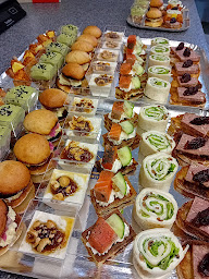 Photo n°7 de Restaurant Traiteur Saveurs et Douceurs Liffré à Liffré (Salon de thé)