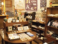 猫雑貨と和カフェ 王冠印雑貨店