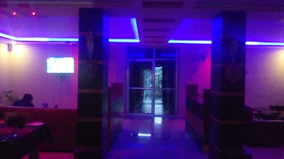 Photos of Newmoon resturant and bar