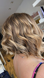 Photo n°14 de Stephan Prestige Carcassonne (salon de coiffure expert en blondeur et soins profonds) à Carcassonne (Barbier)