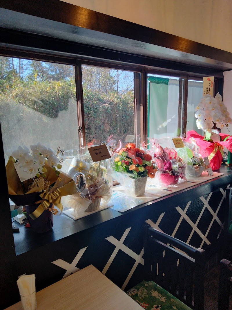 dining 大きな栗の木