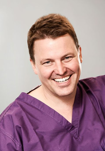Dr. Benjamin Kubik - dentaMEDIC - Visual