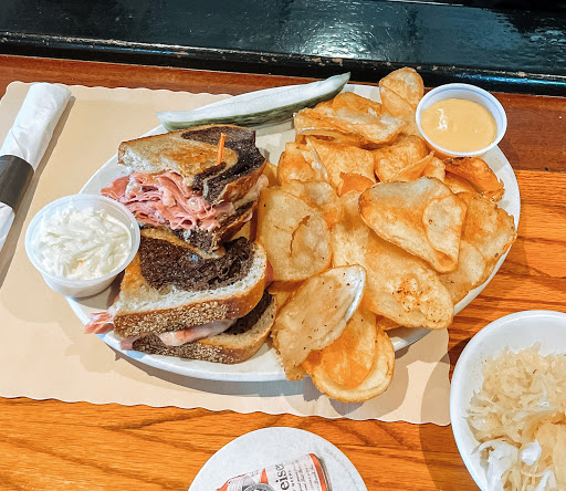 Benchwarmer's Tavern and Grill - Thumbnail