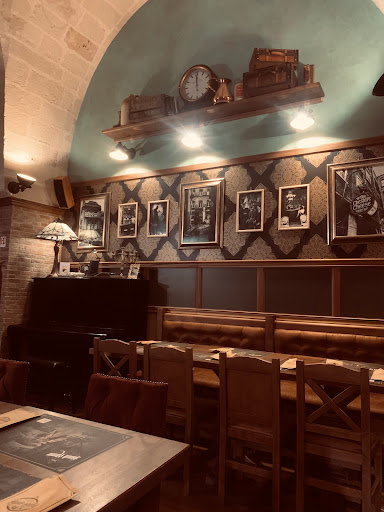 Back Room Pub - Visual
