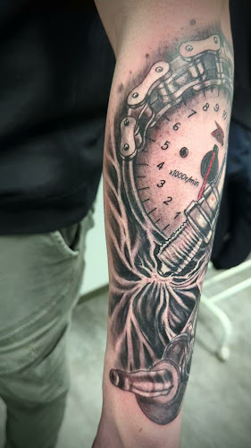 Ghetto Bird Tattoo - Tetoválószalon