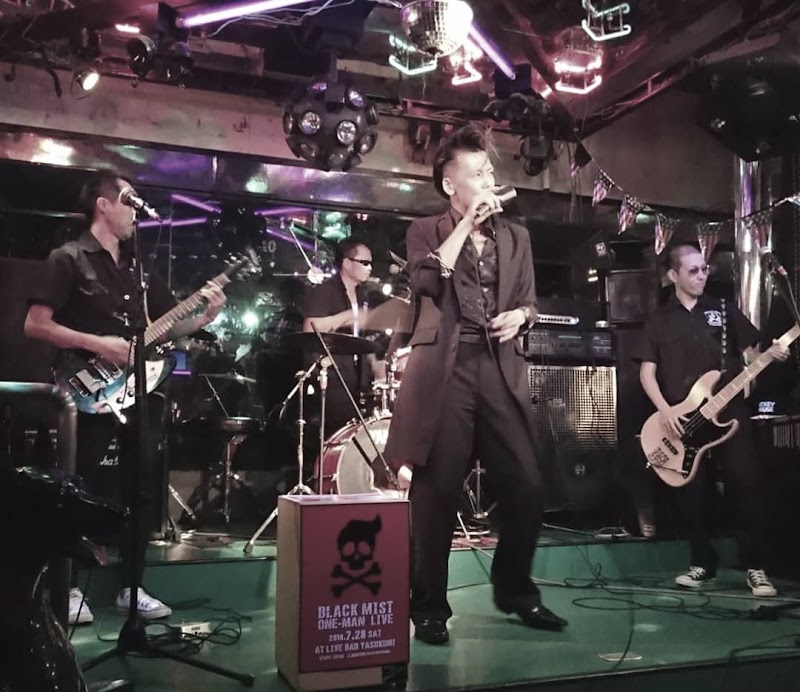 ライブバーヤスクニ