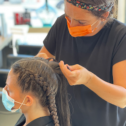 Photo n°13 de Karine Mazzelli Coiffure à La Ciotat (Perruquier)