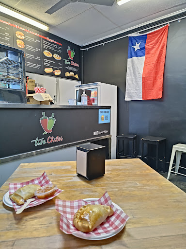 Two Chiles - Visual