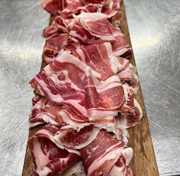 Photo n°27 de Cave et cuisine à Demigny (Restaurant)