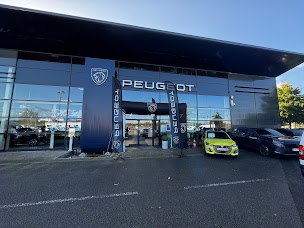 Photo n°21 de PEUGEOT STELLANTIS &YOU REZE à Rezé (Vendeur de voitures d'occasion)