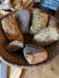 Photo n°30 de PAS NORMAL Association Loi 1901 Café Boulangerie Evénement Apartments à Menglon (Café)