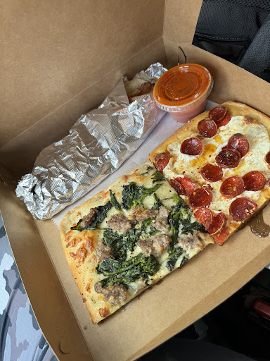 Deanna's Pizzeria & Restaurant - Thumbnail