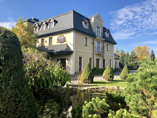 Hotel Na Uboczu, Wilanów, Jara
