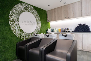 Photo n°9 de Evolution Coiffure EURL Baranger à Chemillé-en-Anjou (Magasin de perruques)