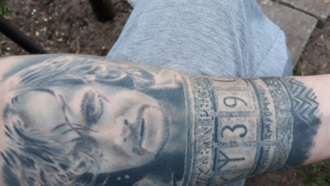 https://www.facebook.com/Karlito.ink.Tattoo.Warszawa