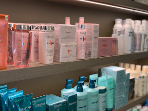 Photo n°11 de Karine Mazzelli Coiffure à La Ciotat (Perruquier)