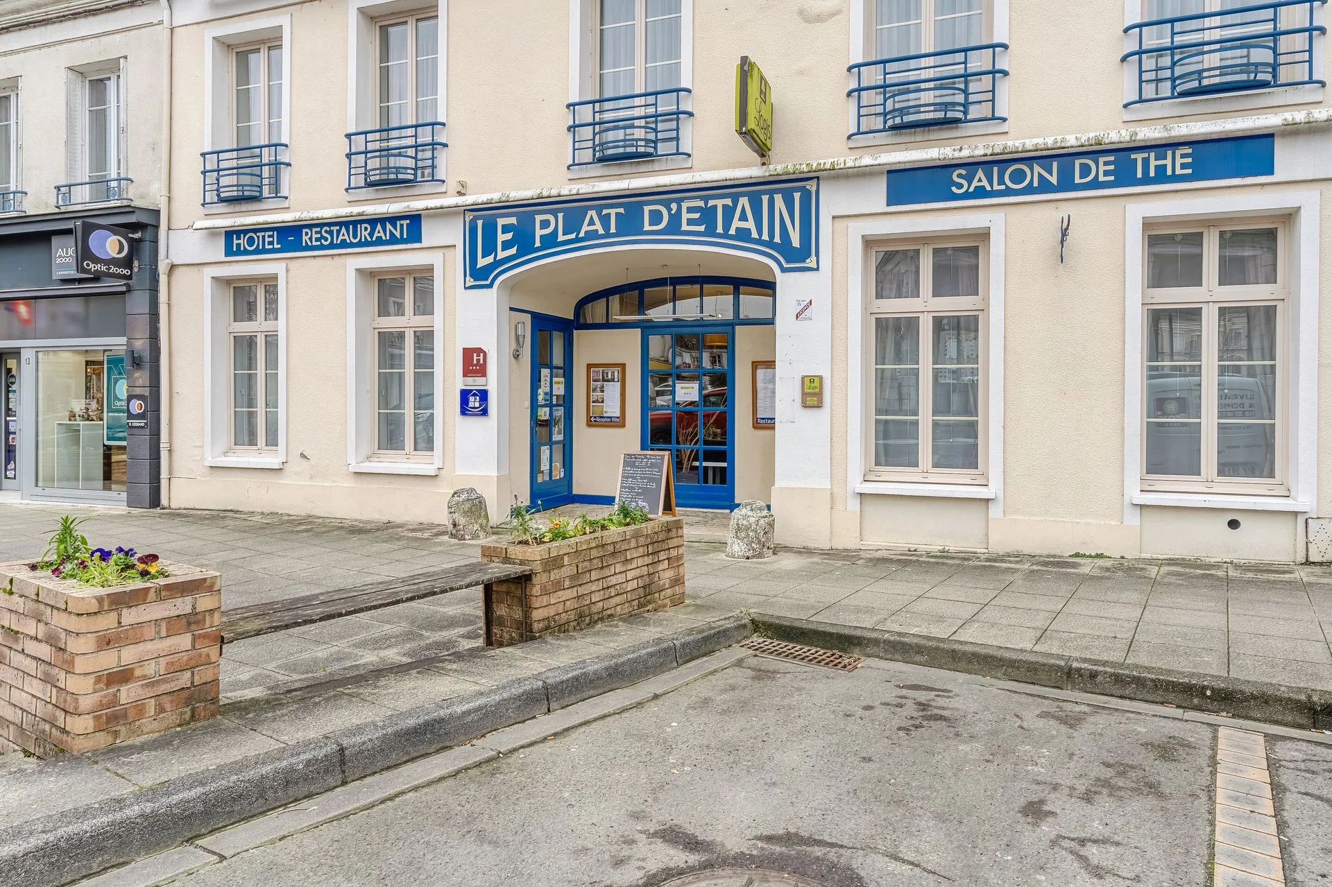 Le Plat D' Etain