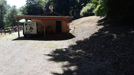 Sitzbank mit Grillhütte - Germany