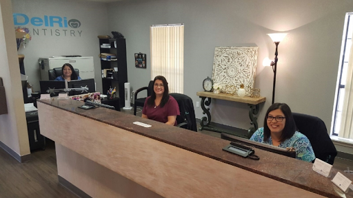 Del Rio Dentistry - Thumbnail