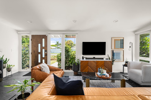 Gia Silva - INTI Realty - Thumbnail
