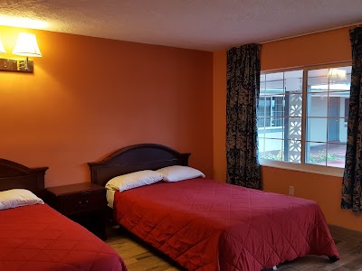 Photos of Three Oaks Motel