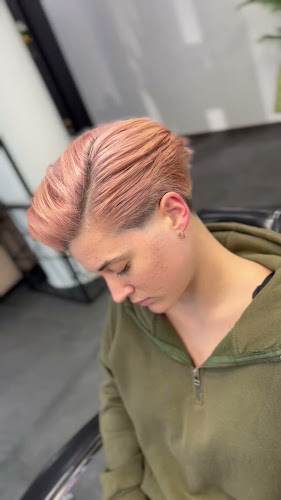 Opinii despre Imperial barber shop în Αιγάλεω - Κουρείο