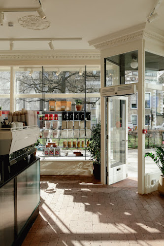 Rosslyn Coffee London Wall - Coffee shop