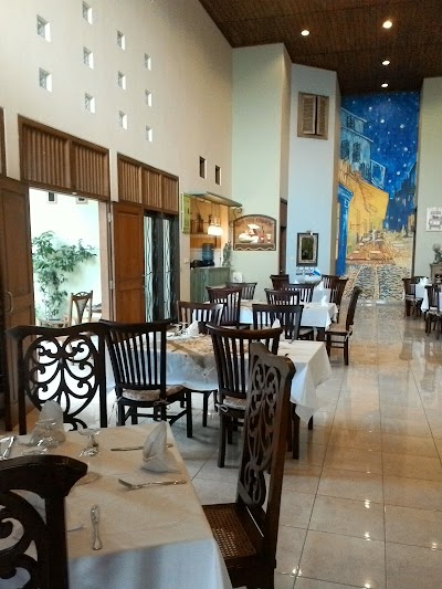 Photos of V'Thom Restaurant
