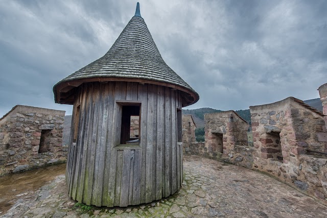 Château dit Schlossberg et enceinte