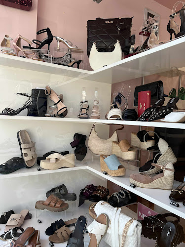 Σοφοκλή Βενιζέλου 97, Ρόδος 851 00