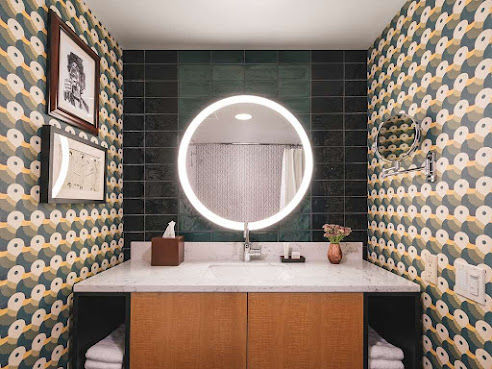 Graduate by Hilton Eugene by null