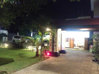 Photos of Caf&egrave; Alfresco Colombo