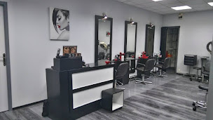 Photo n°3 de Harmonie & Style à Saint-Laurent-sur-Gorre (Salon de coiffure)