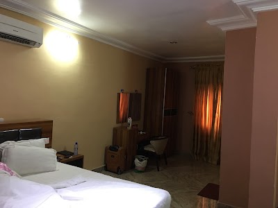 Photos of Nellys Newtown Hotel Oba