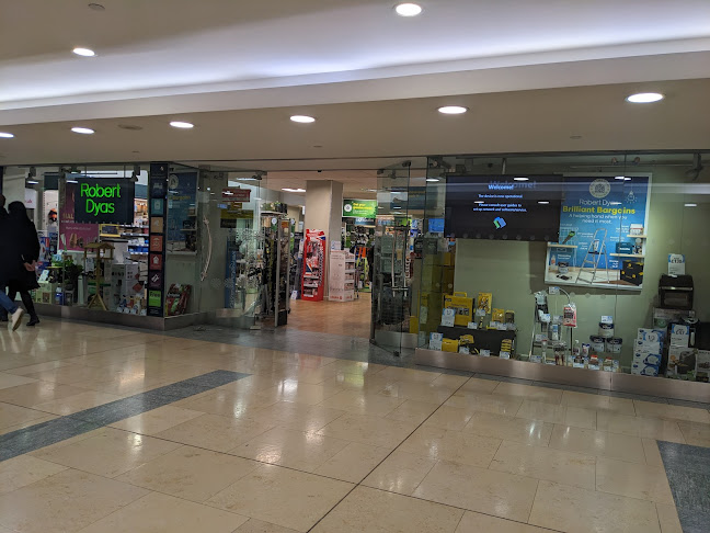 Robert Dyas Canary Wharf Open Times