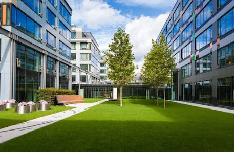 KMPLUS Büroreinigung & Gebäudereinigung GmbH Berger Str. 40-42, 60316 Frankfurt am Main, Deutschland