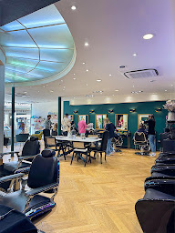 Photo n°3 de Chez l’Père Masson Coiffeur Rouen à Rouen (Fournisseur de produits de beauté)