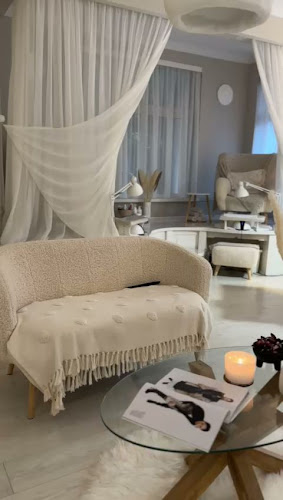 Opinii despre La Perla Nails & Beauty în Brașov - Salon de înfrumusețare