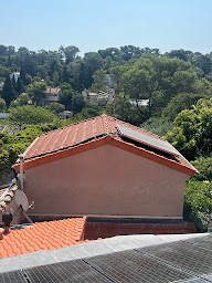 Photo n°1 de J&b RENOVATION COUVREUR NIMES 30 - Dépannage fuite toiture à Nîmes (Service d'entretien des gouttières)