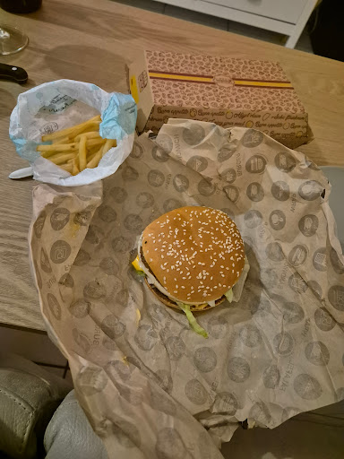 Photo 2 - MISTER BURGER