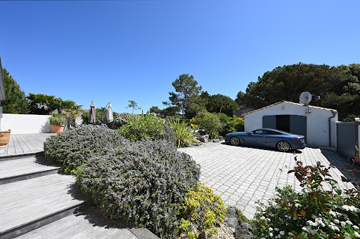 Photo de Villa Mer- Les Grenettes -île de Ré- Bord de Mer, Piscine 350 M2 6 Suites à Sainte-Marie-de-Ré (17740)